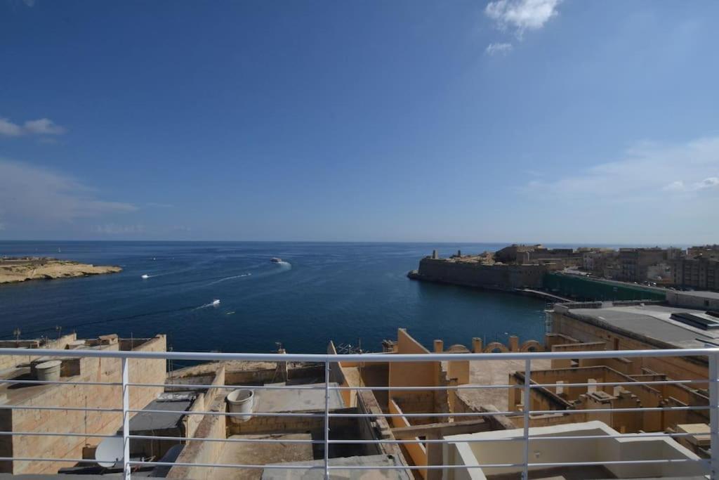 Vallettadreamsuites Groud Floor Shared Sea View Rooof Terrace 外观 照片