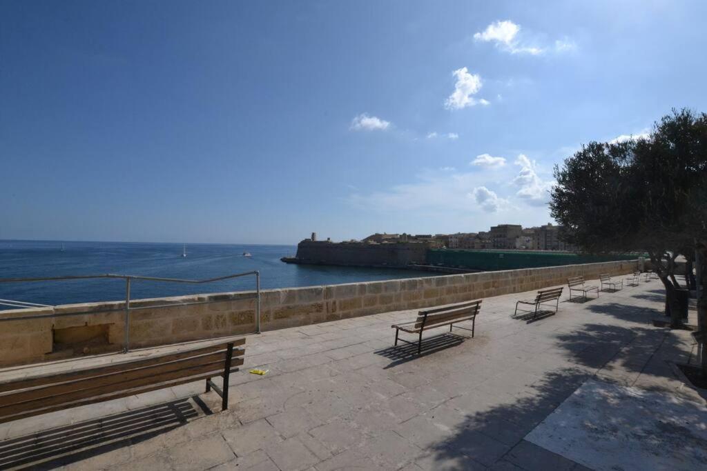 Vallettadreamsuites Groud Floor Shared Sea View Rooof Terrace 外观 照片